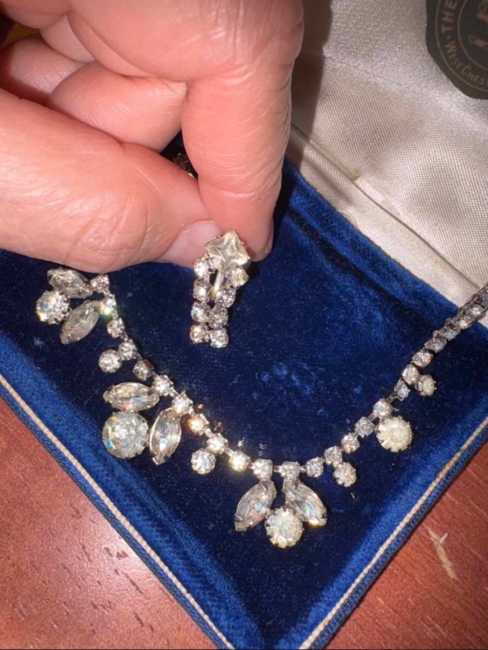 Estate Fancy Glamour Clear Crystal Necklace Bracelet Earrings Set Vintage Box - Picture 5 of 16